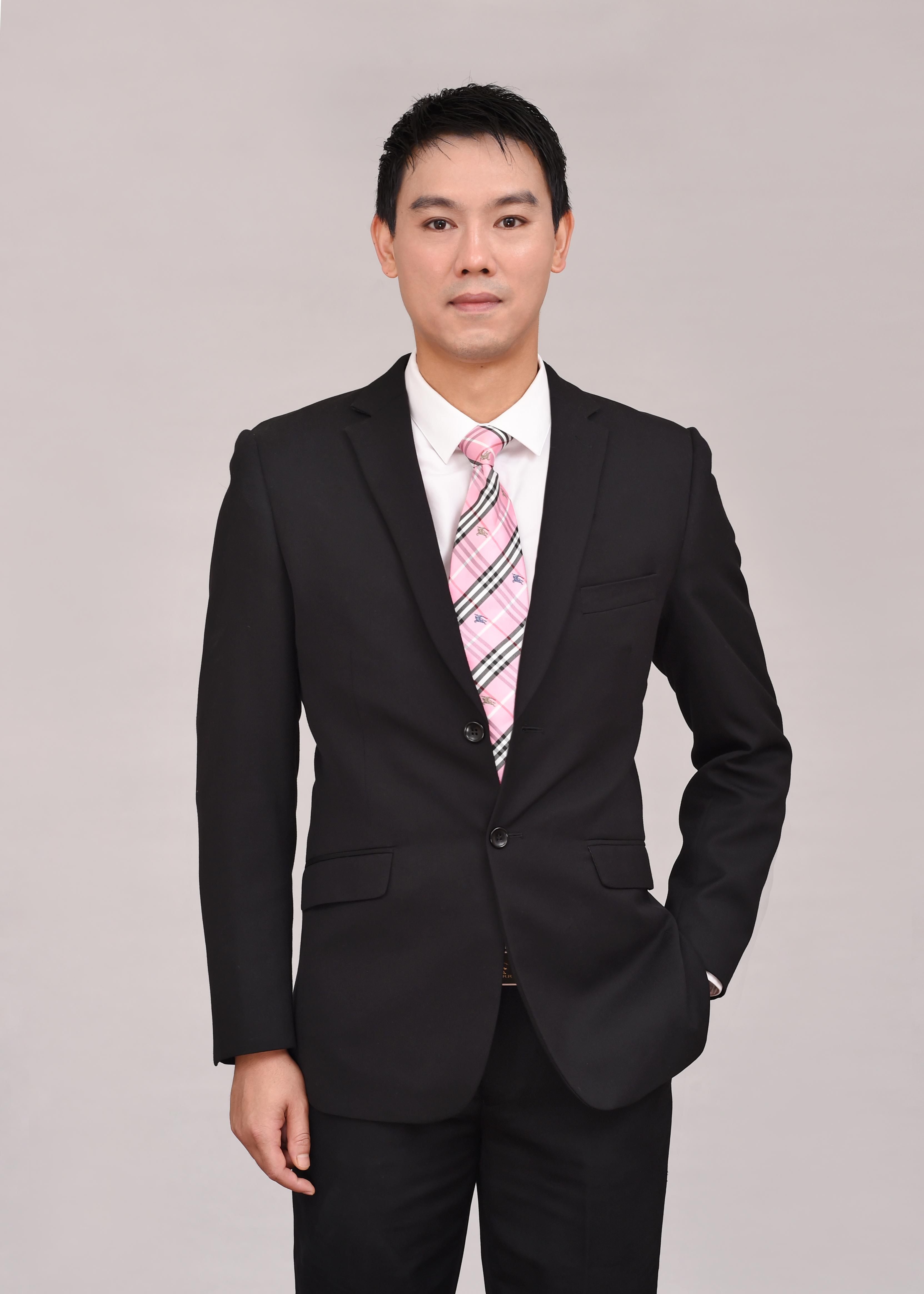 唐天华 视觉与舞美负责人
